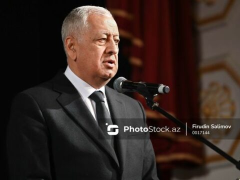 Vahid Əhmədov Yeni ili Türkiyədə xəstəxanada qarşılayıb