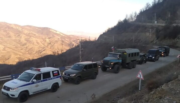 Sülhməramlıların daha bir maşını Laçın yolundan keçdi