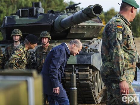 “Əgər cənab Şolts Berlin  yaxınlığında alman tankları ilə ruslarla döyüşmək istəyirsə…”