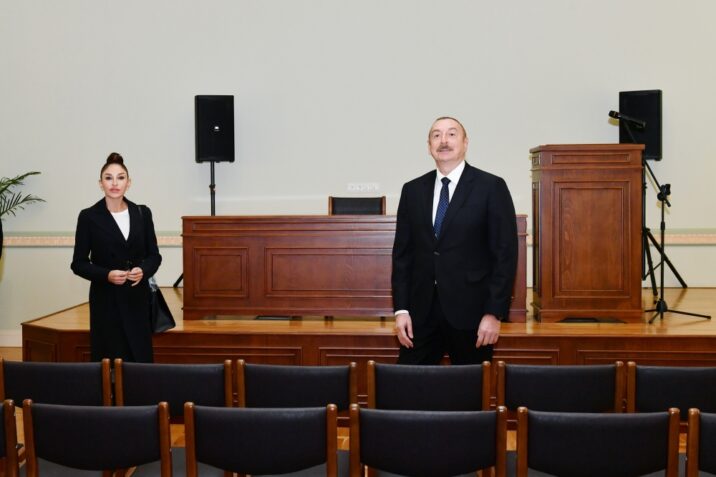 Prezident və xanımı Uşaq-Gənclər İnkişaf Mərkəzində