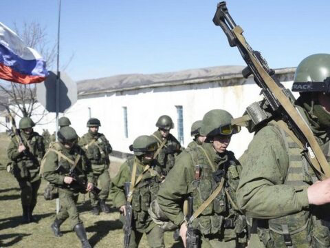 Rusiyalı hərbçilərin yerləşdiyi yataqxanaya zərbə endirilib, ölənlər var