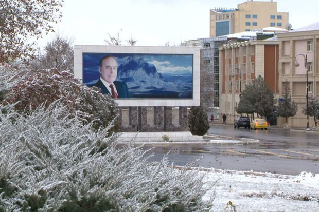 Naxçıvan şəhərinə ilk qar yağıb