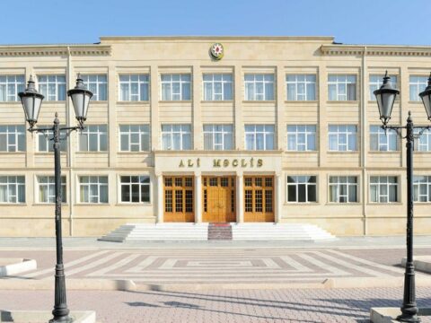 Naxçıvan Ali Məclisinin işdən çıxarılan şöbə və sektor müdirlərinə yeni vəzifə verilib