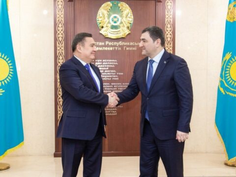 Azərbaycan səfiri Qazaxıstanın daxili işlər naziri ilə görüşüb