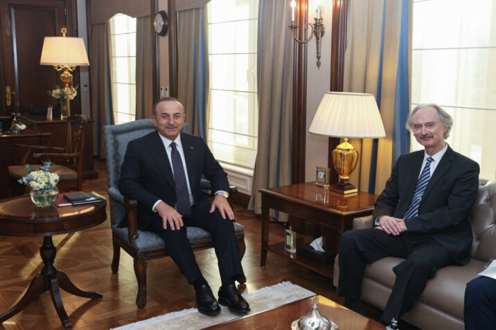 Çavuşoğlu BMT-nin Suriya üzrə nümayəndəsi ilə görüşdü 