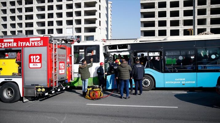 Türkiyədə iki avtobus toqquşdu – 29 nəfər yaralandı 