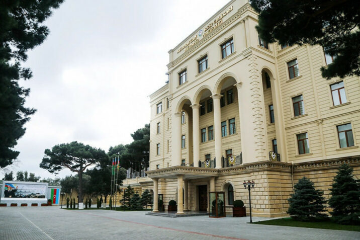 Müdafiə Nazirliyi erməni əsgərinin hərbçilərimiz tərəfindən yaralanmasını TƏKZİB ETDİ