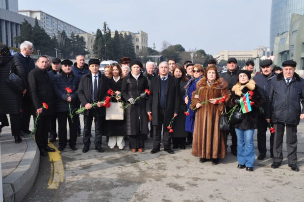 Qərbi Azərbaycan İcmasının üzvləri Şəhidlər xiyabanını ziyarət ediblər