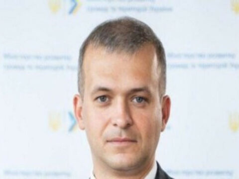 Ukraynada korrupsiyada şübhəli sayılan nazir əvəzi vəzifəsindən azad edilib
