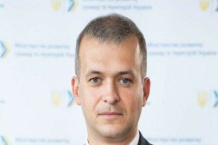 Ukraynada korrupsiyada şübhəli sayılan nazir əvəzi vəzifəsindən azad edilib
