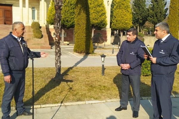 Həftənin ilk iş günündə “Açıq mikrofon” Balakəndə quruldu