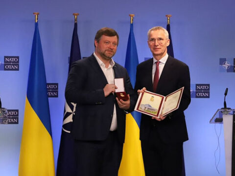 Stoltenberq “Ukrayna xalqına xidmətlərinə görə” mükafatını aldı
