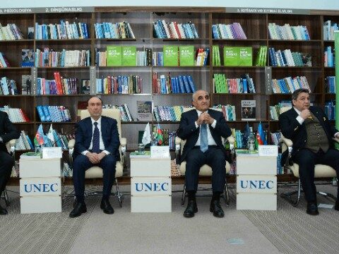 UNEC-də “Maliyyə iqtisadiyyatı” kitabının təqdimatı olub – FOTOLAR