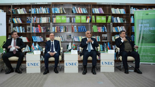 UNEC-də “Maliyyə iqtisadiyyatı” kitabının təqdimatı olub – FOTOLAR