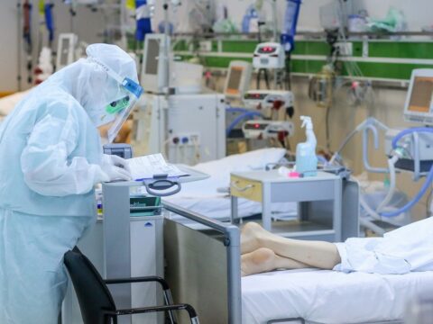 Tibb işçilərinin maaşına əlavənin müddəti UZADILDI