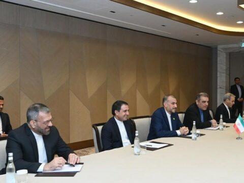 Azərbaycan və İran XİN rəhbərləri regional məsələləri müzakirə ediblər
