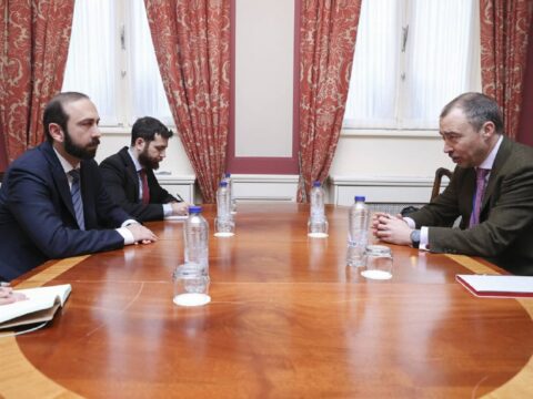 Mirzoyan Toivo Klaarla görüşdü