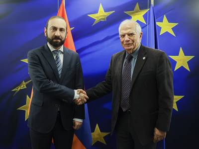 Mirzoyan Borrellə Laçın yolunu müzakirə etdi 