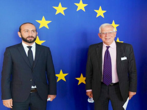 Mirzoyanla Borrell regiondakı vəziyyəti müzakirə ediblər