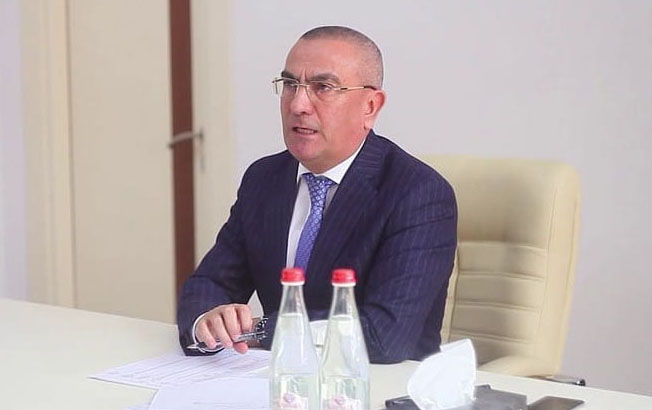 “Tapşırığı mən vermişəm, qurtardı getdi”