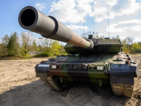 Ukrayna hərbçiləri “Leopard” tanklarında təlimə başlayır 