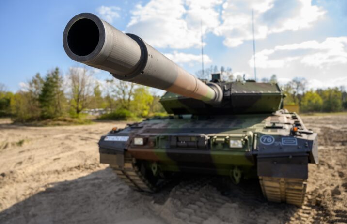 Ukrayna hərbçiləri “Leopard” tanklarında təlimə başlayır 