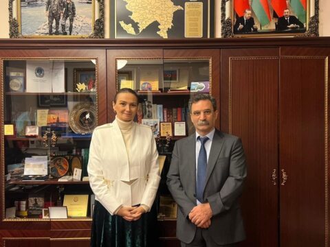 Qənirə Paşayeva Təbrizli sənətkarla görüşüb