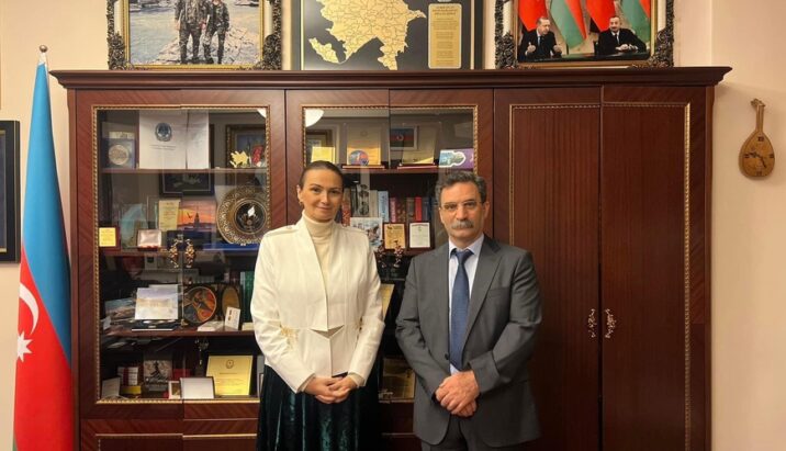 Qənirə Paşayeva Təbrizli sənətkarla görüşüb
