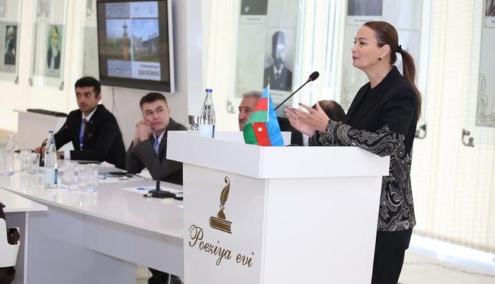 Qənirə Paşayeva Başqurd yazıçısı Aygiz Baymuxammetin kitabının təqdimatında iştirak edib