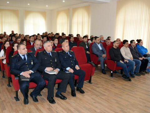XARİCİ TİCARƏT İŞTİRAKÇILARI İLƏ NÖVBƏTİ GÖRÜŞ SUMQAYIT BAŞ GÖMRÜK İDARƏSİNDƏ KEÇİRİLİB