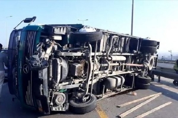 Xocalıda şirkət maşını aşdı – yaralılar var