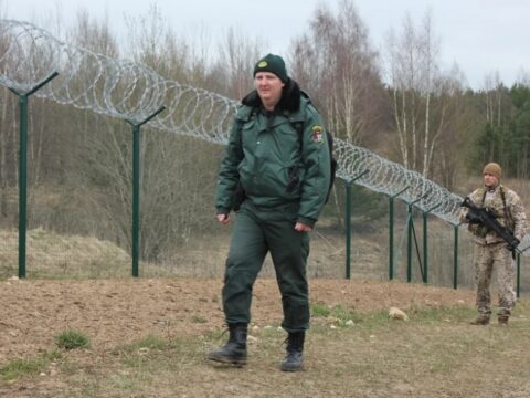 Latviya-Belarus sərhədində 36,1 km uzunluğunda hasar tikilib