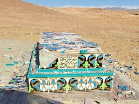 İranda vandalizm – Azərbaycan şairinin məzarı dağıdıldı