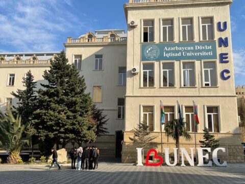 UNEC-dəki növbəti yeniliyin nəticələri müzakirə olundu: “Çevrilmiş tədris” metodu