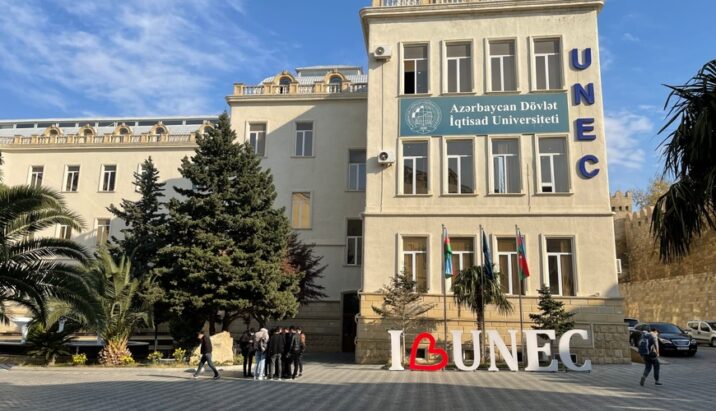 UNEC-dəki növbəti yeniliyin nəticələri müzakirə olundu: “Çevrilmiş tədris” metodu