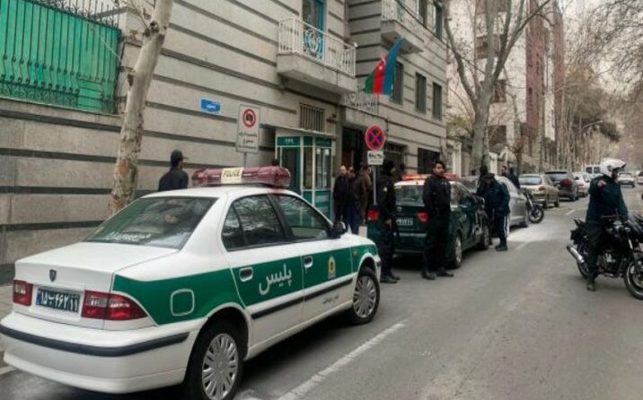 Terrorçu iki dəfə səfirliyin qarşısından keçib, polis mane olmayıb