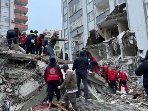 Zəlzələ bölgəsində 25 azərbaycanlının axtarışı aparılır