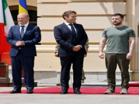 Şolts Parisdə Makron və Zelenski ilə görüşəcək