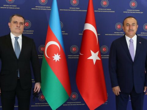 Ceyhun Bayramov Çavuşoğluya zəng edib