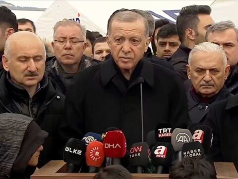 Ərdoğan Diyarbakıra zəlzələ bölgəsinə getdi