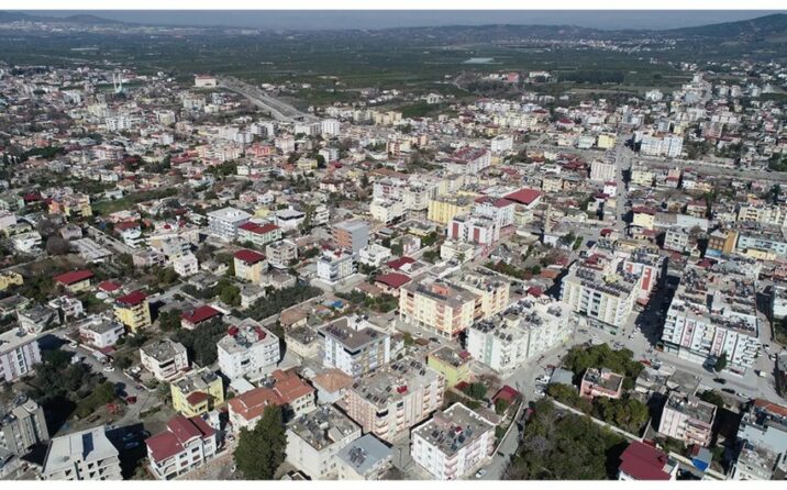 Hatayın 42 min əhalisi olan rayonunda bir bina belə uçmayıb