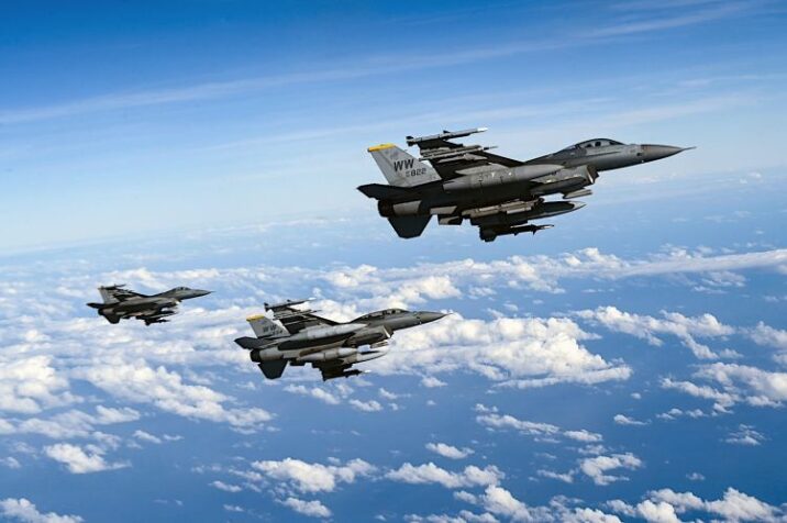 NATO Ukraynaya döyüş təyyarələri verəcəkmi?