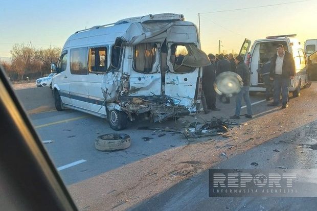 Ucarda mikroavtobus TIR-la toqquşub, ölən və yaralananlar var