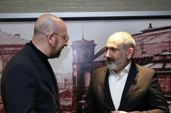Paşinyan Münhendə Şarl Mişellə görüşdü 