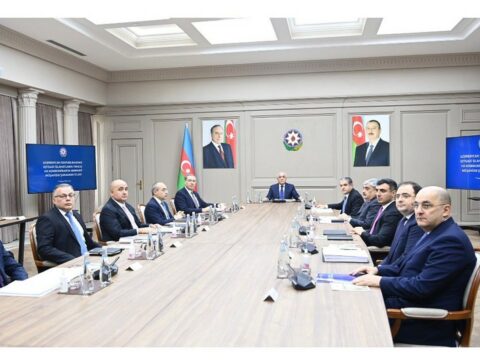Əli Əsədov iclas keçirdi 