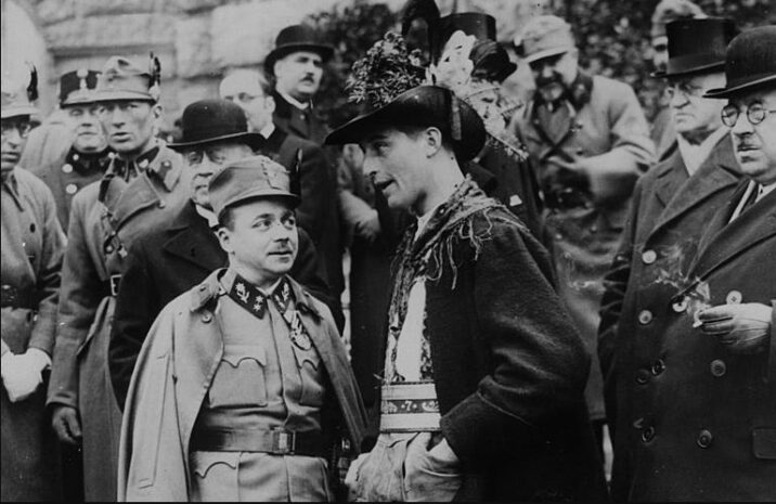 Avstriyanı qorumağa çalışan faşist – Dolfus faşist Mussoliniyə güvənərək faşist Hitlerə dirəşib