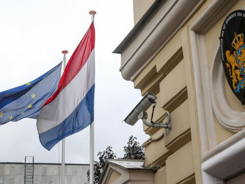 Niderland rus diplomatları ölkədən qovur