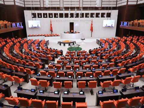 Türkiyədə parlamentin fəaliyyətini dayandırma müddəti uzadıldı