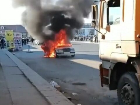 Sabirabad sakini öz maşınını yandırdı