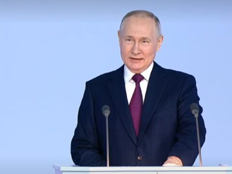 Putinin parlamentə müraciəti başa çatdı